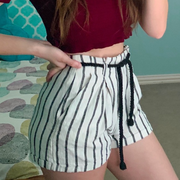 Forever 21 Striped Paper Bag Shorts w/ Belt - Picture 3 of 5